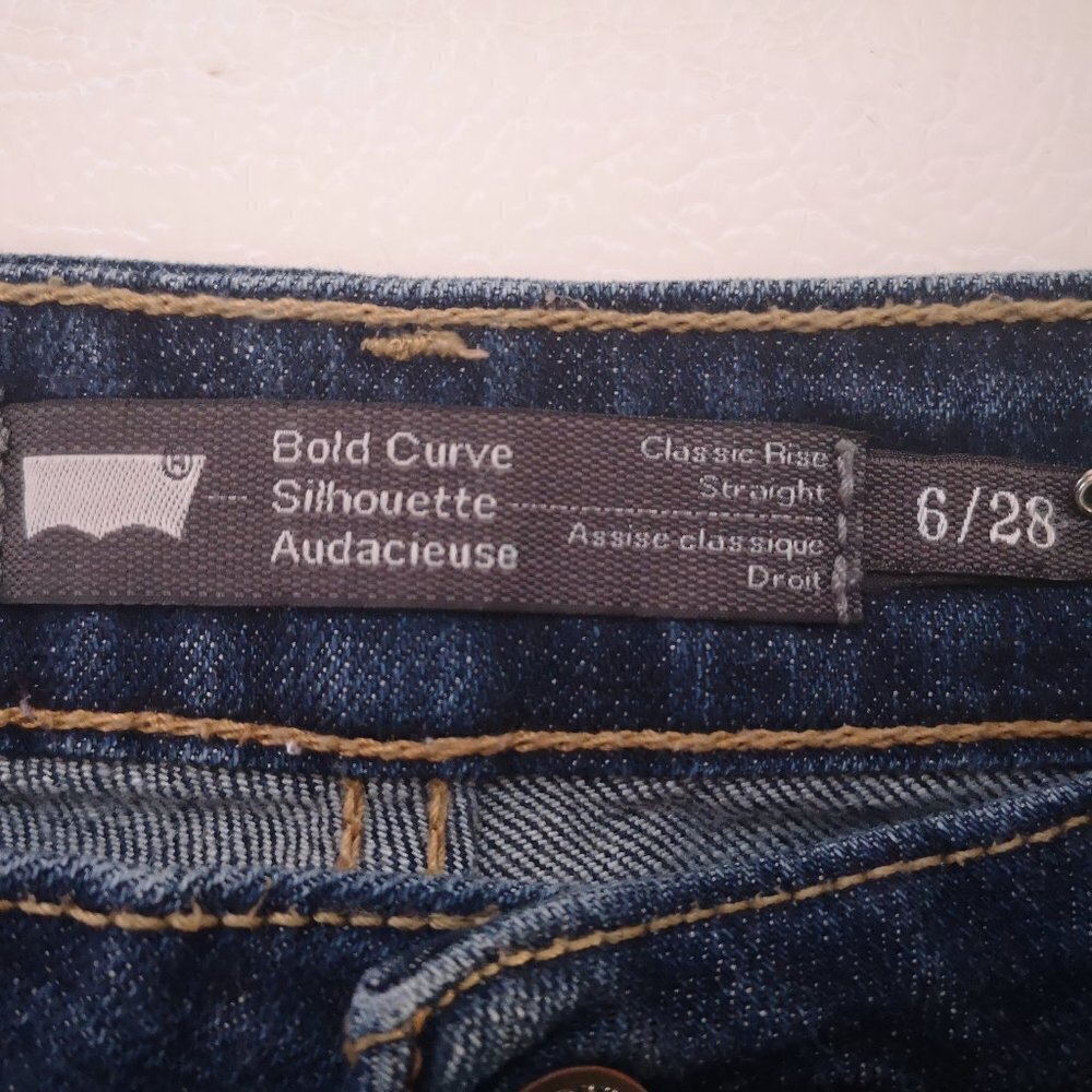 Levi's Bold Curve Silhouette Ladies Classic Rise Straight Size 6/28 Jeans - Picture 5 of 13
